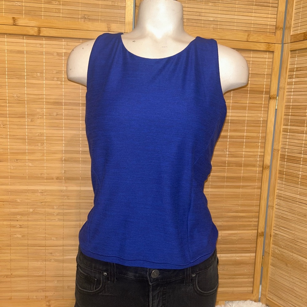 NWT Victoria's Secret On Point Blue Sleeveless Tank Top Athletic Bra Top